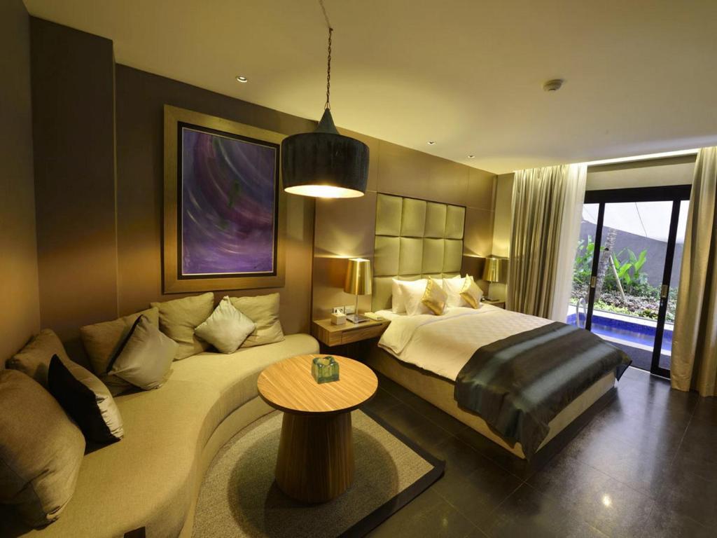 Pool Suite