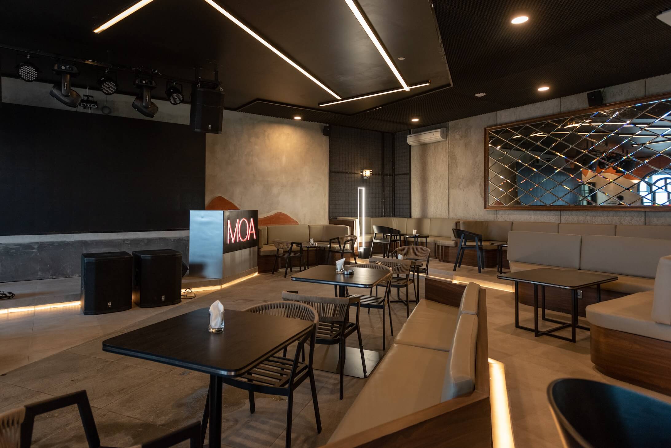 Casa Amaroossa Lounge MOA 2